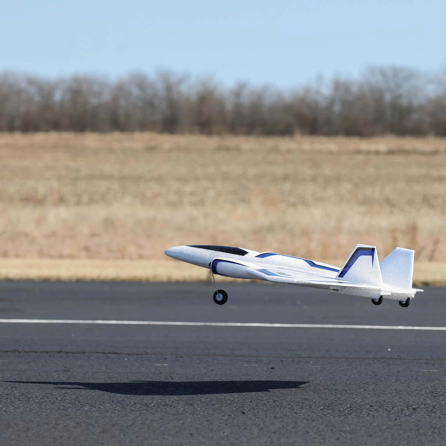 E-flite Ultrix 600mm BNF Basic - Image 4