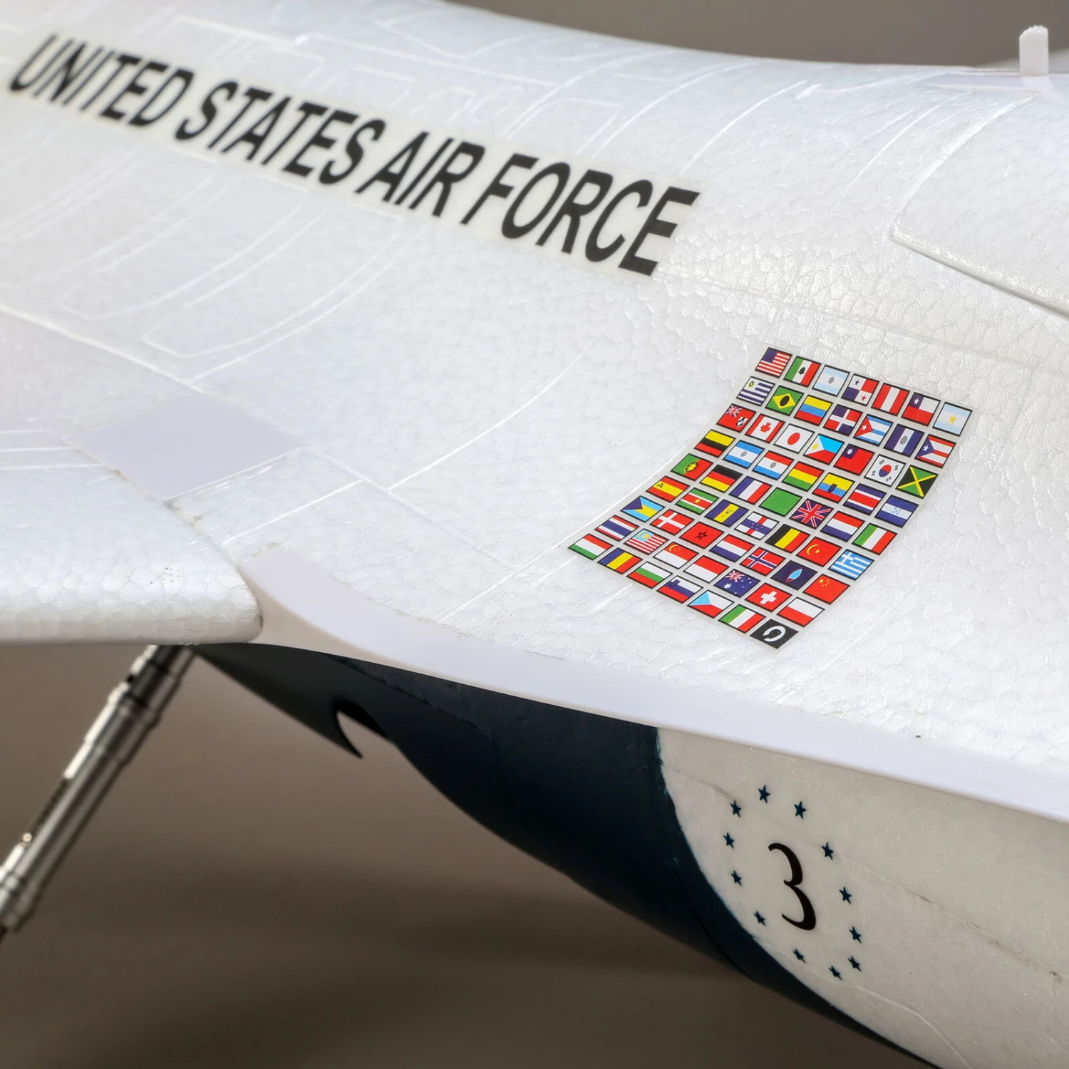 E-flite F-16 Thunderbirds 70mm EDF Jet BNF Basic with AS3X and SAFE Select - Image 12