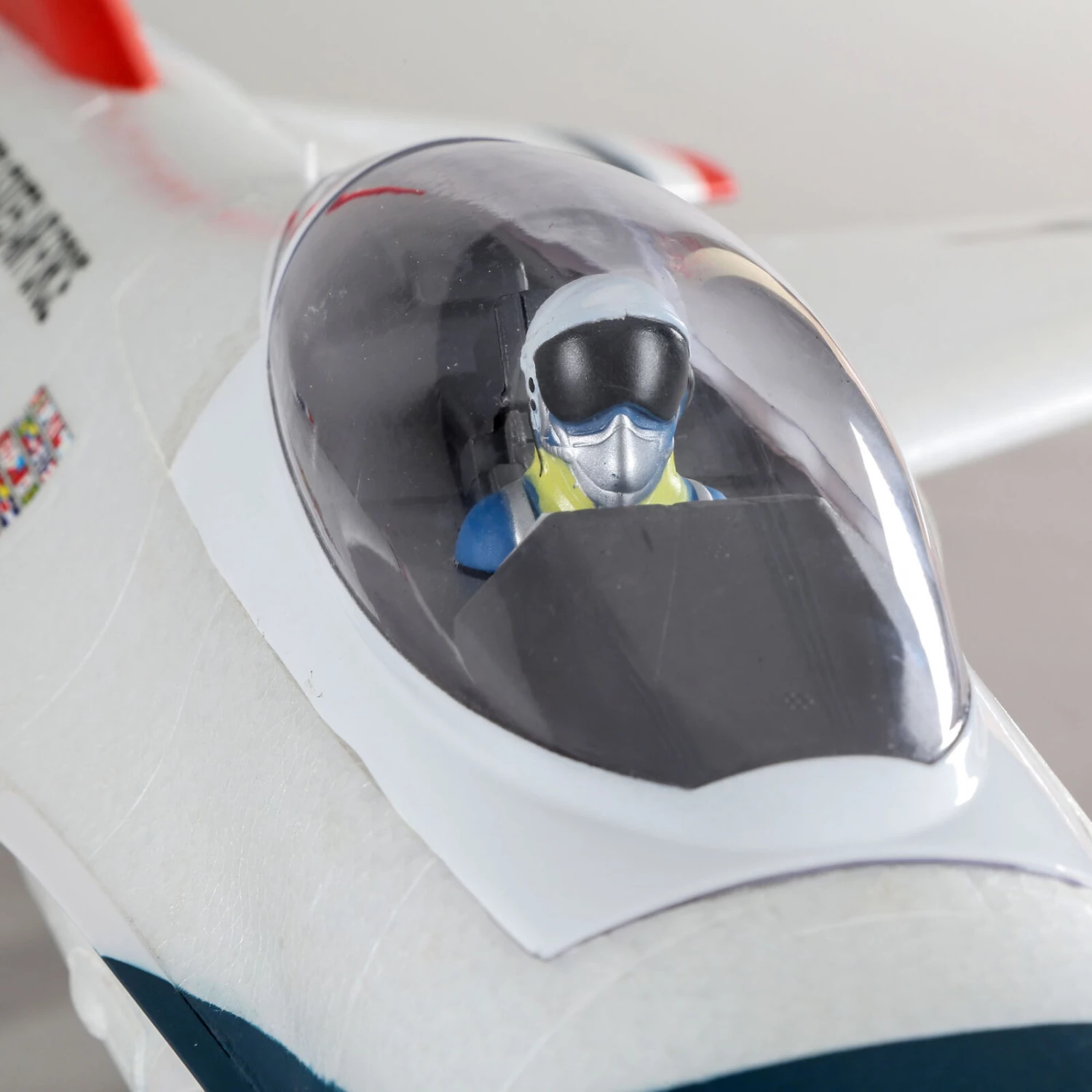 E-flite F-16 Thunderbirds 70mm EDF Jet BNF Basic with AS3X and SAFE Select - Image 14